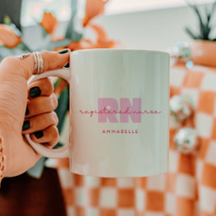 Mug Infirmière diplômée personnalisée rose minimaliste