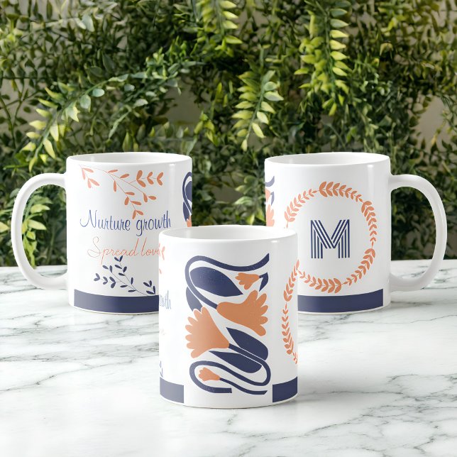 Mug Infirmière et floraison : Monogramme personnalisé (Créateur téléchargé)