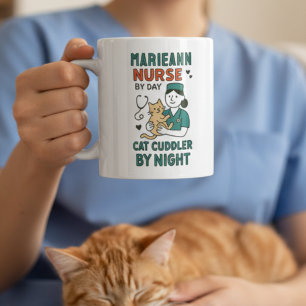 Mug Infirmière le jour, câlineuse de chat la nuit – J'