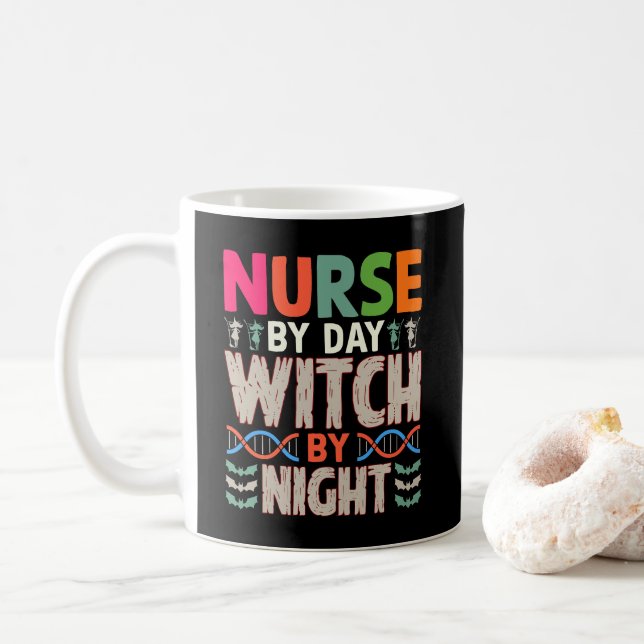 Mug Infirmière par Jour sorcière par Nuit Halloween In (Avec donut)