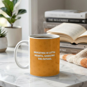 Mug Investir dans les petits cœurs qui changent l'aven