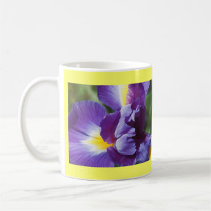 Mug iris violet près