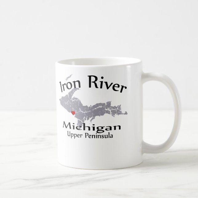 Mug Iron River Michigan Cartes cardiaques Conception M (Droite)
