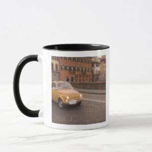 Mug Italie, Florence. Le Rallye Fiat 800 traverse Arno