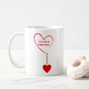 Mug J'Ai Vu L'Amour Dans Le Design De Coeurs Vide