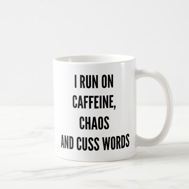 Mug Je cours sur le chaos de caféine et jure Noël de (Droite)