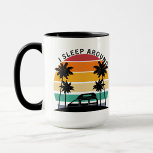 Mug Je dors autour de Van Life Pun Vinatge Voyage couc