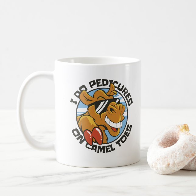 MUG JE FAIS DES PÉDICURES SUR LES TOILES DE CAMEL (Avec donut)