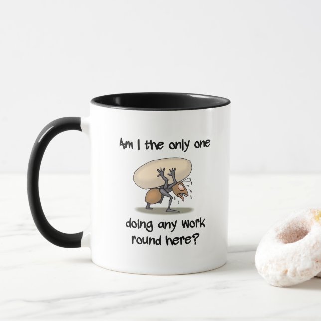 Mug Je suis le seul à travailler ici (Avec donut)