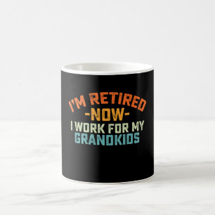Mug Je Suis Retraitée Maintenant Je Travaille Pour Ma 