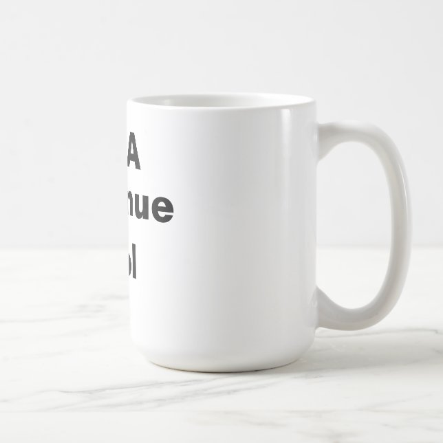 Mug Je suis un outil de revenu (Droite)
