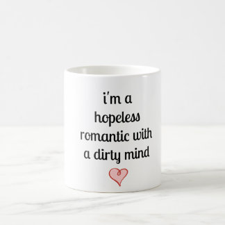 Mug je suis un romantique désespéré avec un esprit