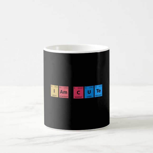 Mug Je suis une table périodique mignonne (Centre)