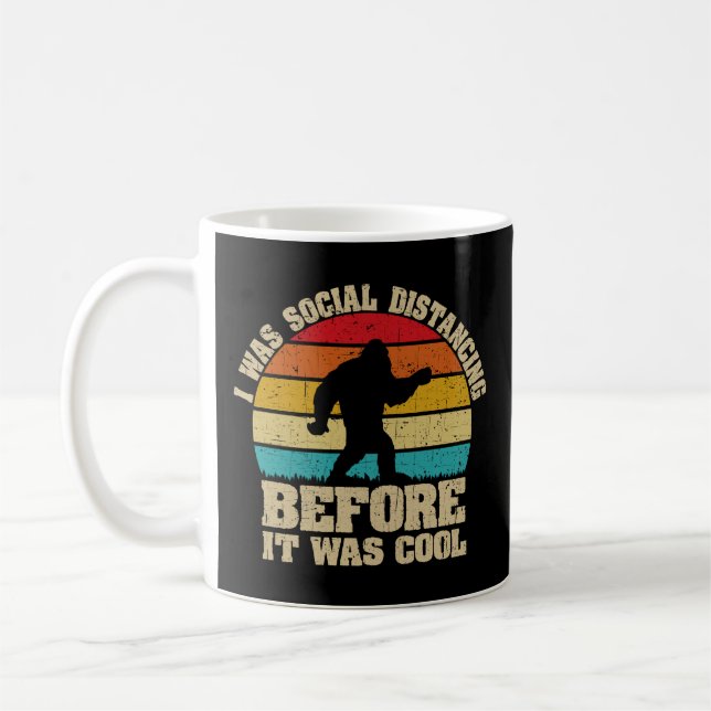 Mug J'étais Distante Sociale Avant D'Être Cool Bigfoot (Gauche)