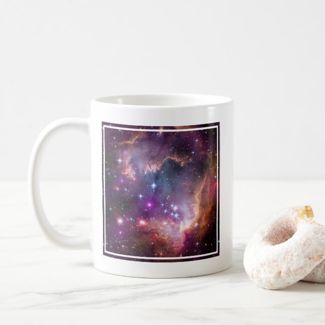 Mug Jeunes Étoiles Dans Le Petit Nuage Magellanique. (Avec donut)