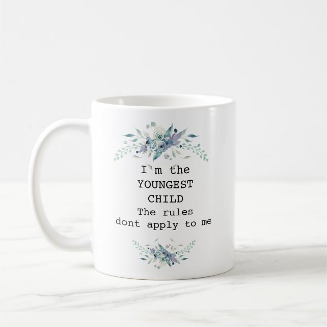 Mug Joli bleu floral plus jeune enfant personnalisé (Gauche)