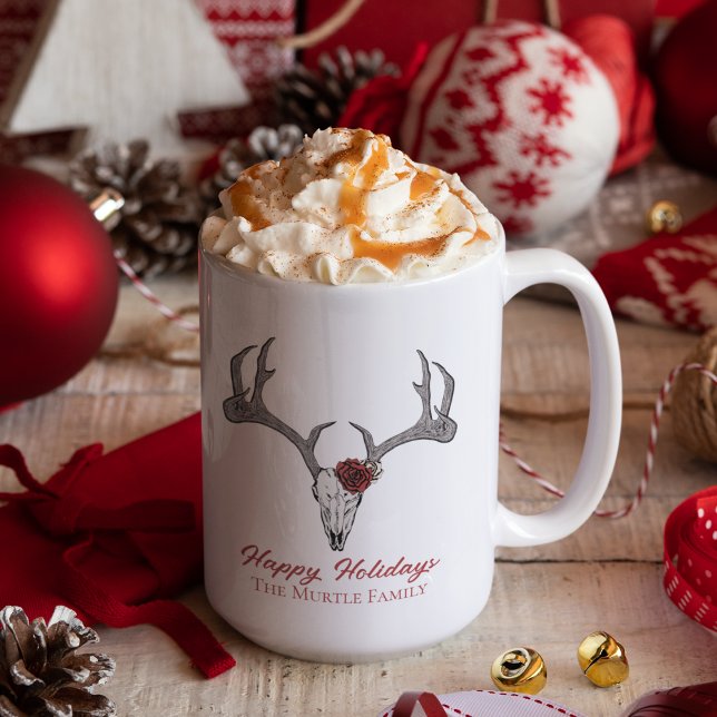 Mug Joyeuses vacances Floral Reindeer Crâne Taureau Ta (Elegant and Rustic Country Christmas Reindeer Skull and Red Roses Mug. Hand Drawn Illustration.)