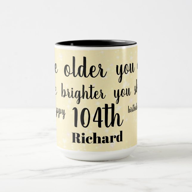 Mug Joyeux 104ème anniversaire (Centre)