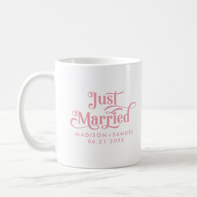 Mug Juste Marié Élégante Typographie Rose (Gauche)