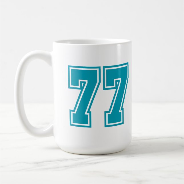 Mug Khvicha Kvaratskhelia (Gauche)