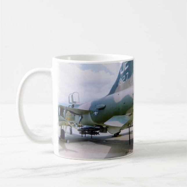 Mug Korat AFB Thaïlande 1968 F-105 (Gauche)