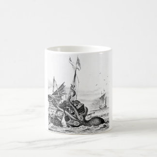 Mug Kraken/poulpe Eatting un bateau de pirate,