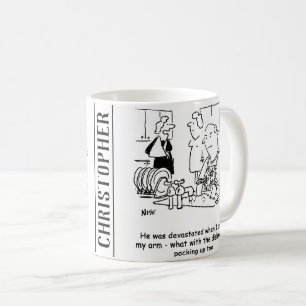 Mug La femme a cassé le bras, alors l'homme lave les p