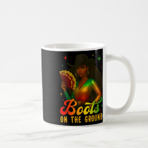Mug La Femme Botte Sur Le Terrain Junetten Où Ils
