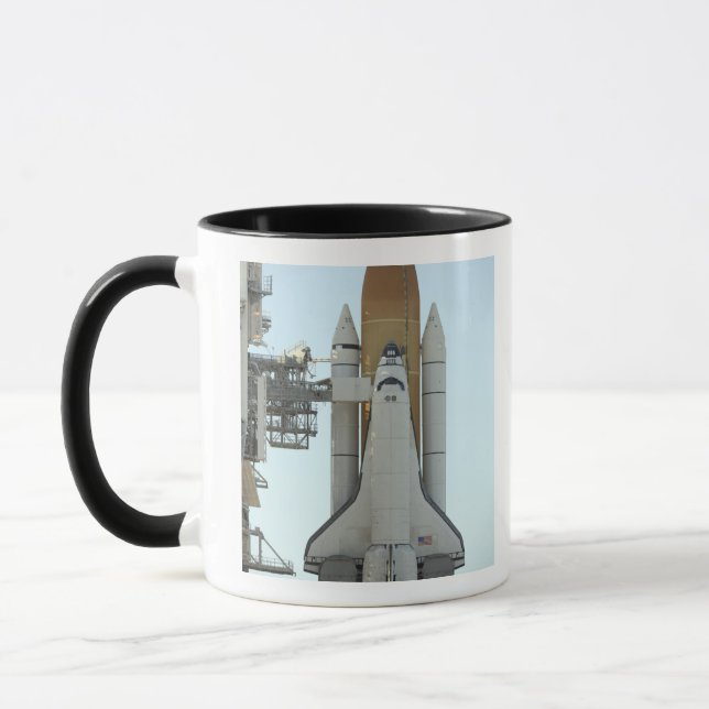 Mug La navette spatiale Atlantis se trouve sur le lanc (Gauche)