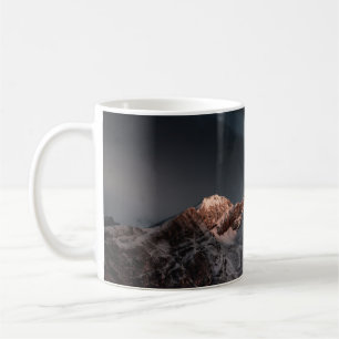 MUG LA NEIGE COUVERT LA MONTAGNE SOUS LE CIEL BLEU PEN