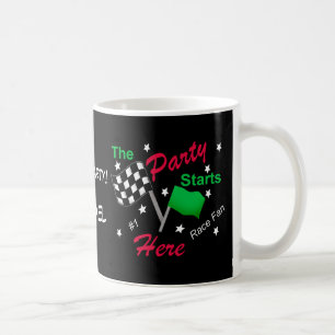 Mug La partie de course commence le drapeau Checkered