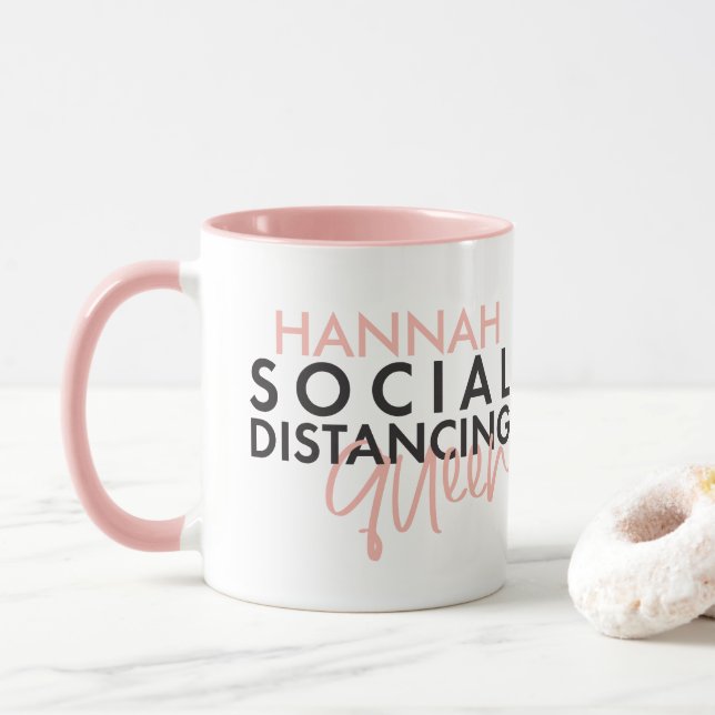 Mug La reine de distance sociale conception de typogra (Avec donut)