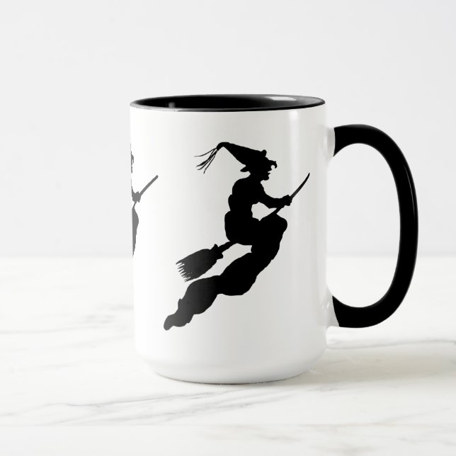 Mug La sorcière en vol sur la silhouette de la chambre (Droite)