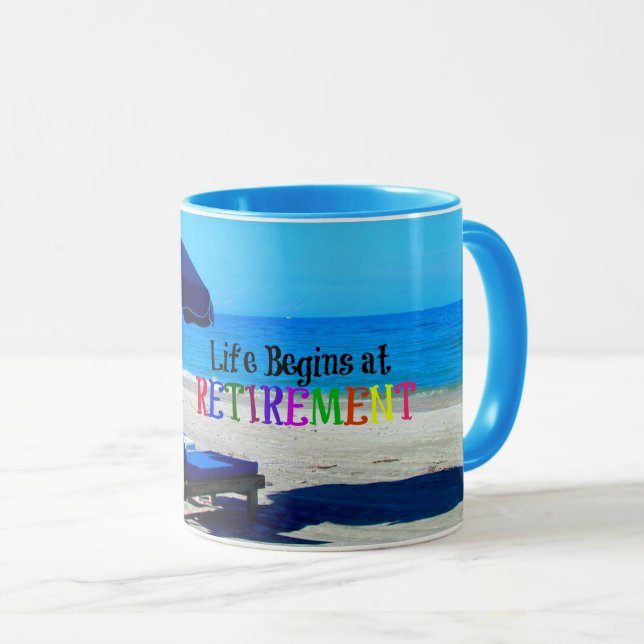 Mug La vie commence à la retraite (Devant droit)