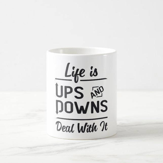 Mug La Vie stock Sur Le Marché Est Ups Et Downs Trader (Centre)