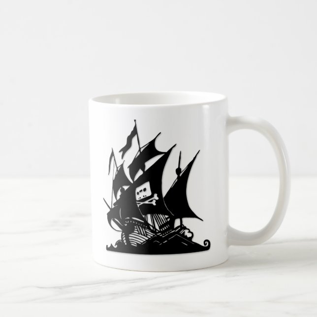 Mug Le bateau de logo de baie de pirate (Droite)