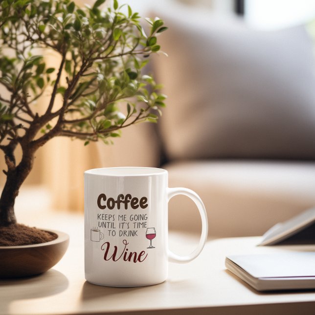 Mug Le Café Me Garde Jusqu'À Ce Qu'Il Soit Temps De Bo (Créateur téléchargé)