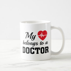 Mug Le coeur appartient au docteur