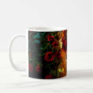 Mug Le crâne humain sur la table noire se trouve dans