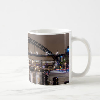 Mug Le pont Tyne la nuit