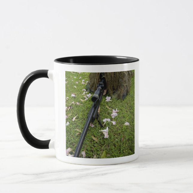 Mug Le soldat pratique des tactiques de sniper (Gauche)