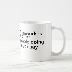 Mug Le travail d'équipe est beaucoup de faire de
