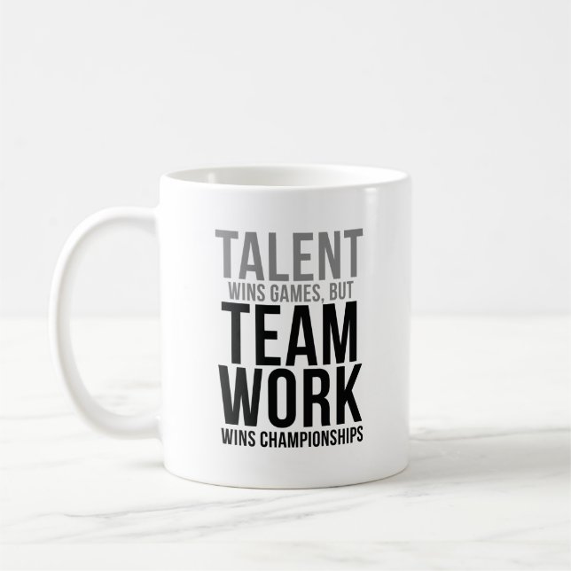 Mug Le travail d'équipe remporte les championnats (Gauche)