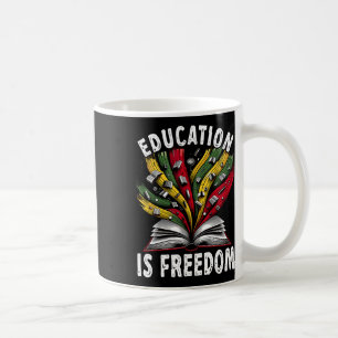 Mug L'éducation à l'histoire noire est la liberté Livr