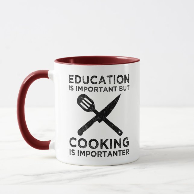 Mug L'Éducation Est Importante, Mais La Cuisine Est Im (Gauche)