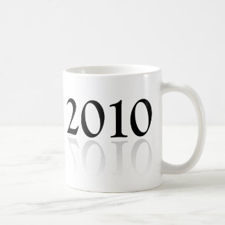 Mug Les cadeaux 2010 d'obtention du diplôme attaquent