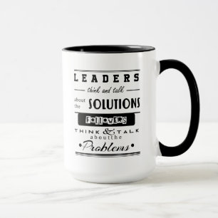Mug les dirigeants réfléchissent et parlent des soluti