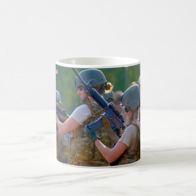 MUG LES FEMMES AMÉRICAINES COMBATTANTES (Centre)