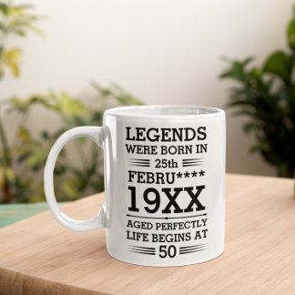Mug Les légendes personnalisées sont nées à la date Mo