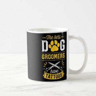 Mug Les meilleurs toiletteurs pour chiens ont des tato